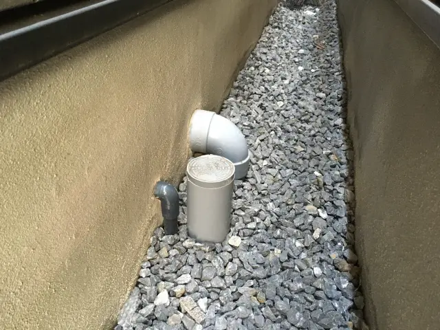 老朽化した配管のイメージ