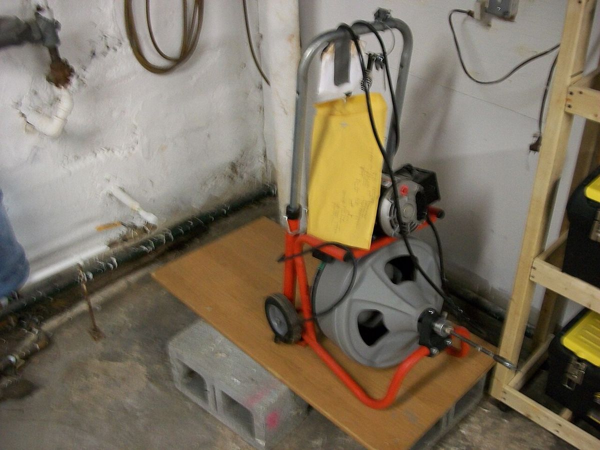 排水管のつまりを取る清掃機械